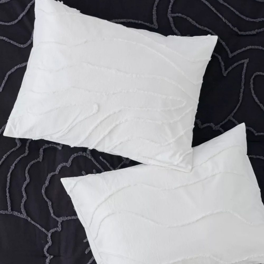 Urban Outfitters Margot Tufted Floral Sham Set